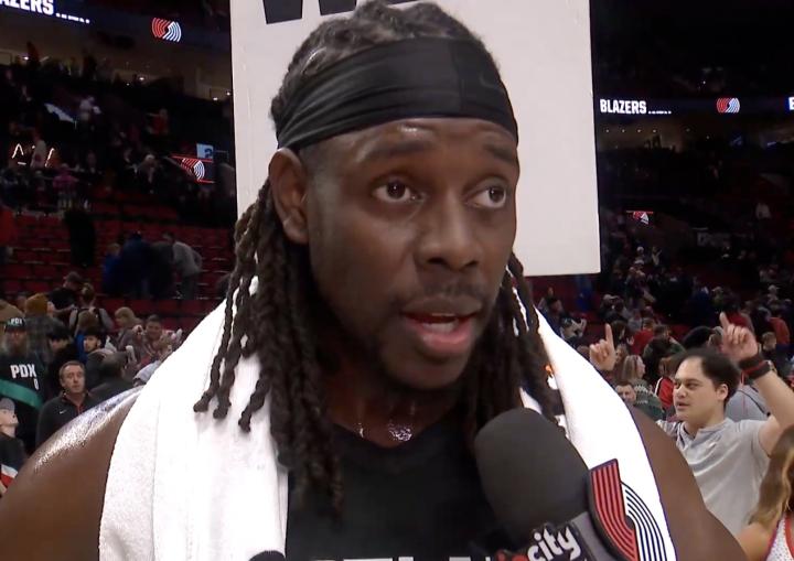  从18分落后到大胜爵士；霍勒迪谈亨德森励志回归，球队蓄势迎接客场连战。 体育新闻