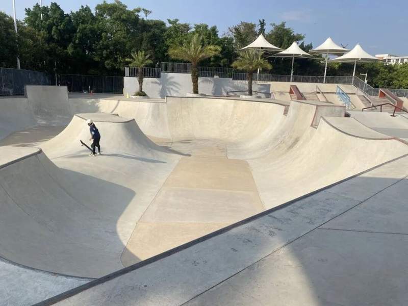  广州滑板场地事故频发隐患；男孩重伤后家长维权，协议效力备受争议。 新闻