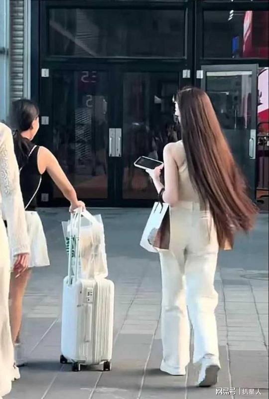 流量裂变的技术解法:从情感话题到直播变现的完整链路复盘 企业服务