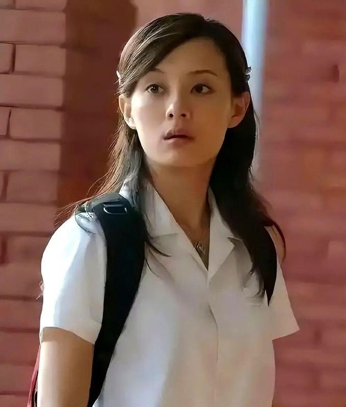 《那个被张艺谋看中的女人,用“窒息感”重新定义了演技》 情感心理 《那个被张艺谋看中的女人,用“窒息感”重新定义了演技》 情感心理