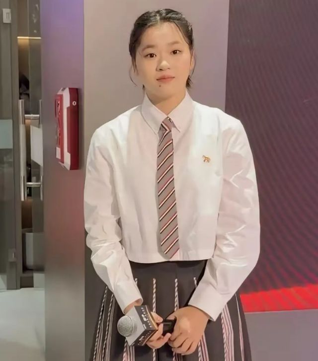 从282人群到十日拘留:全红婵网暴案处理差异的深层逻辑 新闻 从282人群到十日拘留:全红婵网暴案处理差异的深层逻辑 新闻